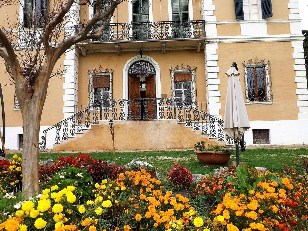 Tenuta Villa Colle Sereno Монтемарчано Екстериор снимка
