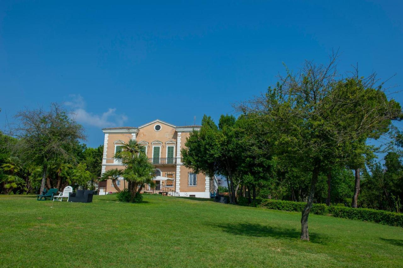 Tenuta Villa Colle Sereno Монтемарчано Екстериор снимка
