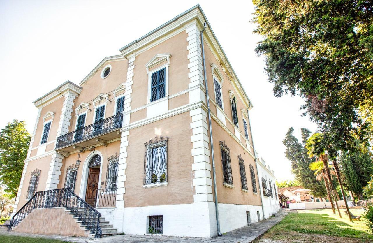 Tenuta Villa Colle Sereno Монтемарчано Екстериор снимка